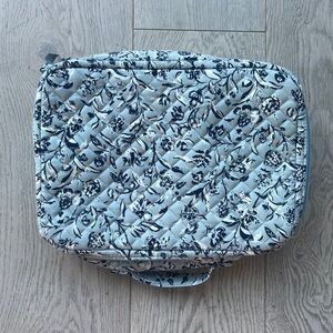 Vera Bradley Deluxe Travel Organizer Perennials Gray Quilted Blue Floral Blue